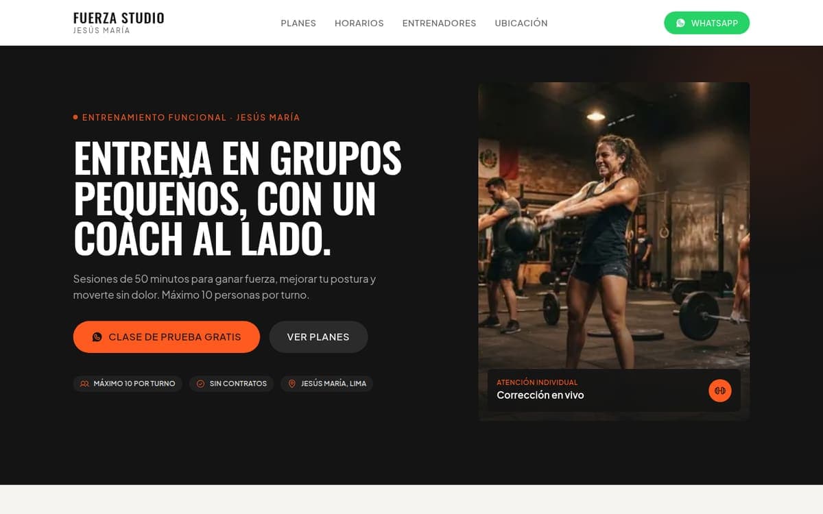 Diseño de ejemplo "Fuerza Studio" en una laptop